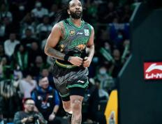 IM体育平台-包含雄鹿B队逆转南韩男篮，汉密尔顿三分雨点燃全场的词条