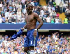 IM体育官网入口-赛道与绿茵的交响，F1揭幕战悬念与雷恩爆冷背后的竞技哲学