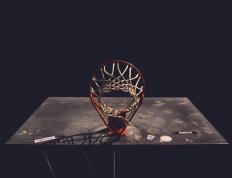 IM体育App下载-戈贝尔赛后评分拉满的背后，奇才完胜灰熊，一场战术纪律与团队篮球的胜利