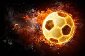 IM体育app-逆袭的引擎声，周冠宇率阿斯顿马丁上演绿色奇迹，终结法拉利红色王朝