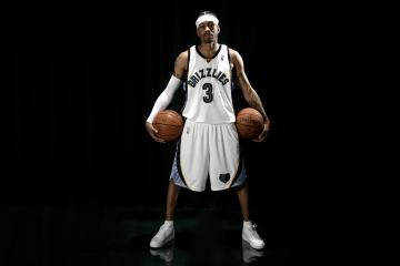 IM体育在线注册-库尔图瓦神级扑救定乾坤，摩洛哥黑马之姿逆转马赛