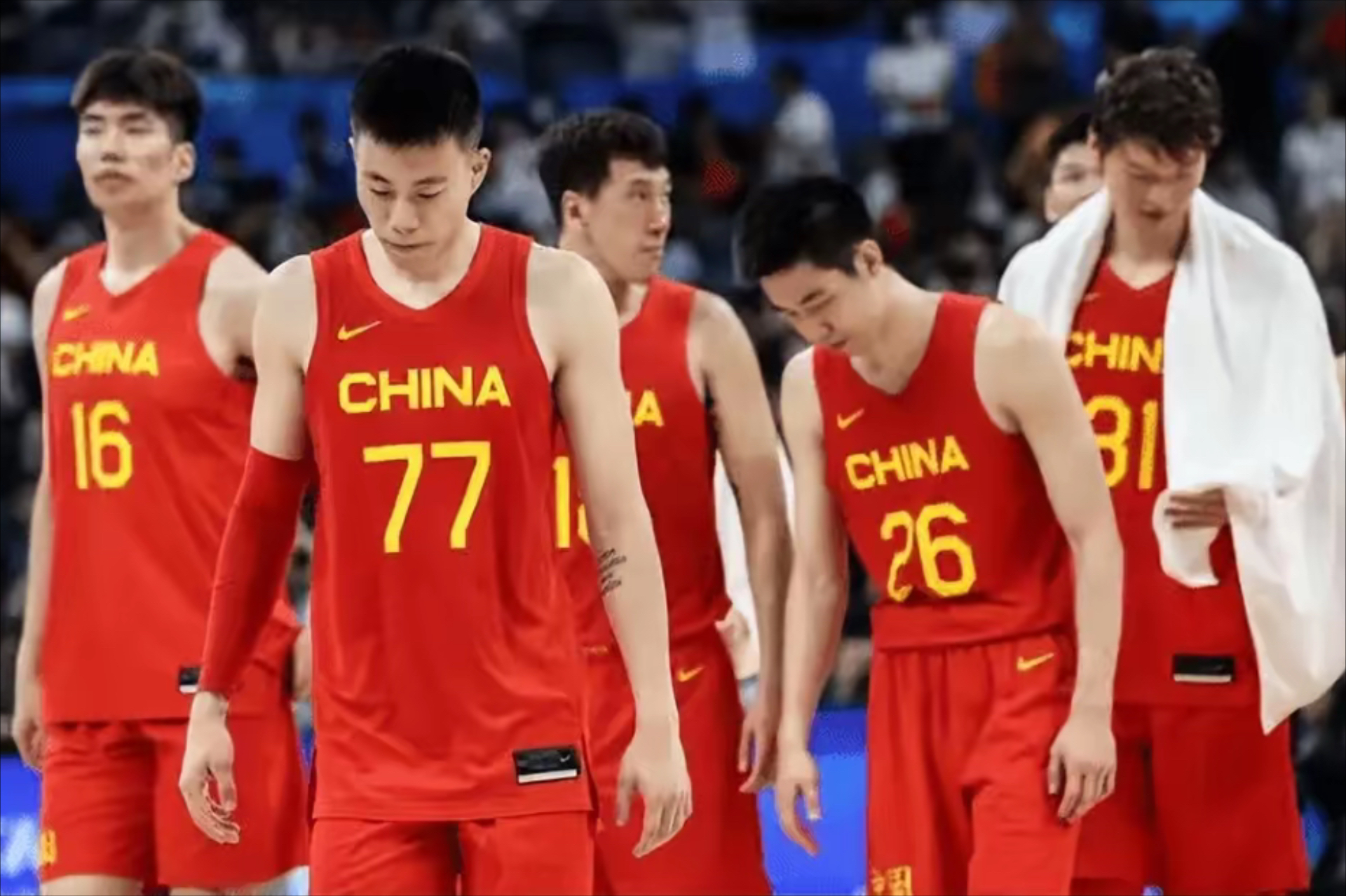 IM体育下载-中国男篮轻取爵士，布拉德利送出助攻