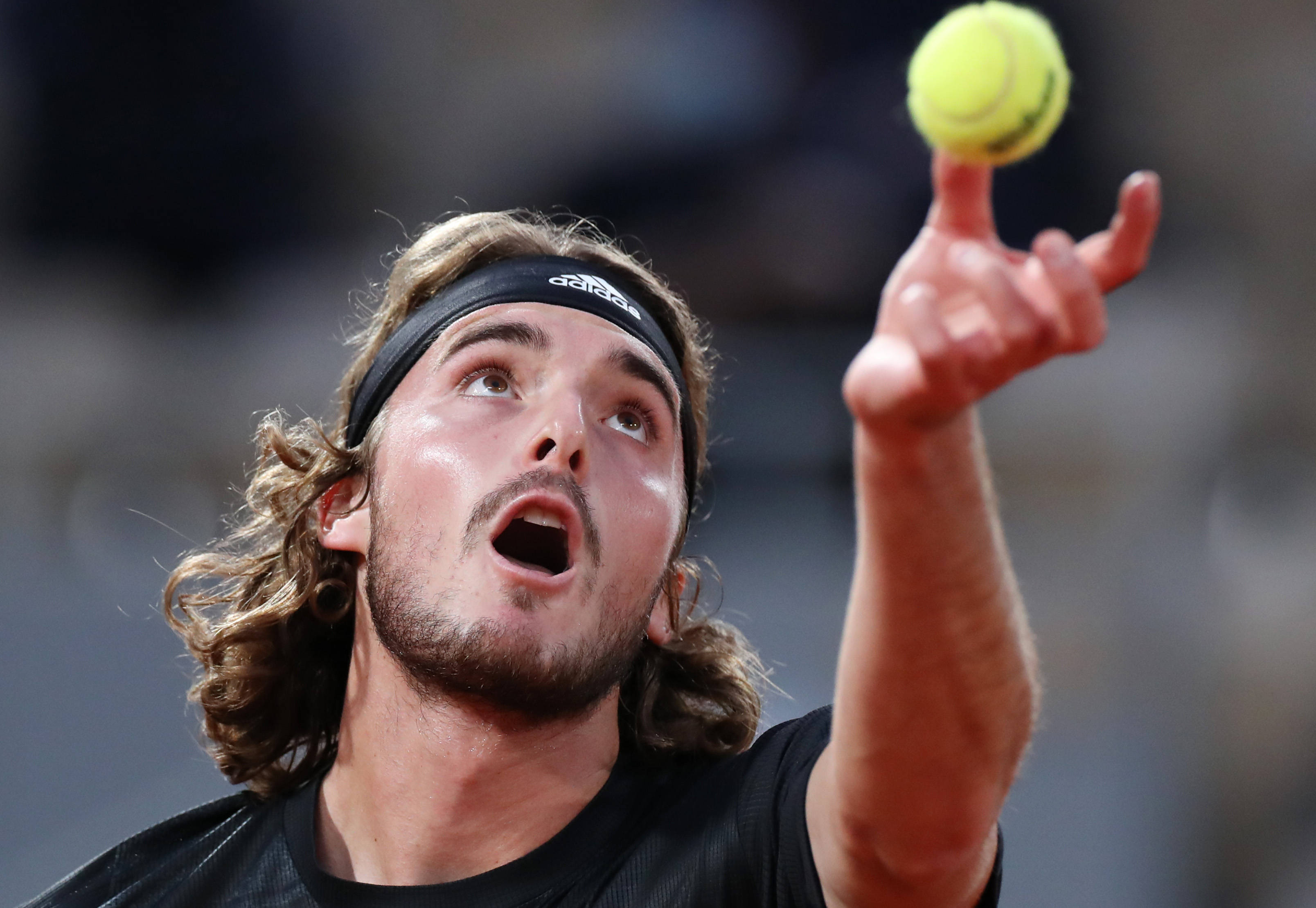 IM体育社区互动入口-意大利网球队碾压欧洲网球队,西西帕斯打破历史纪录