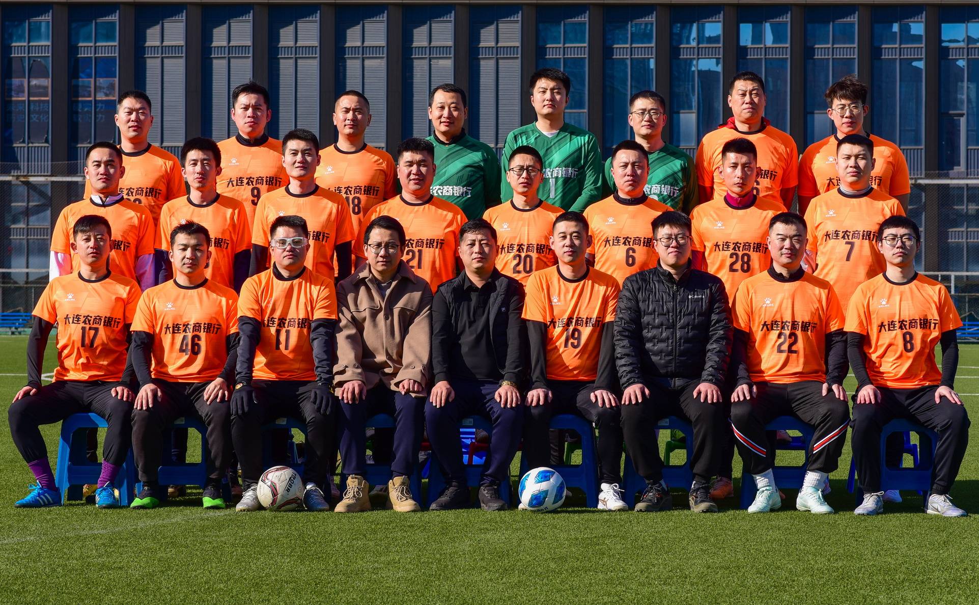 IM体育社区互动入口-全队备战！球员们积极备战下一场比赛的简单介绍