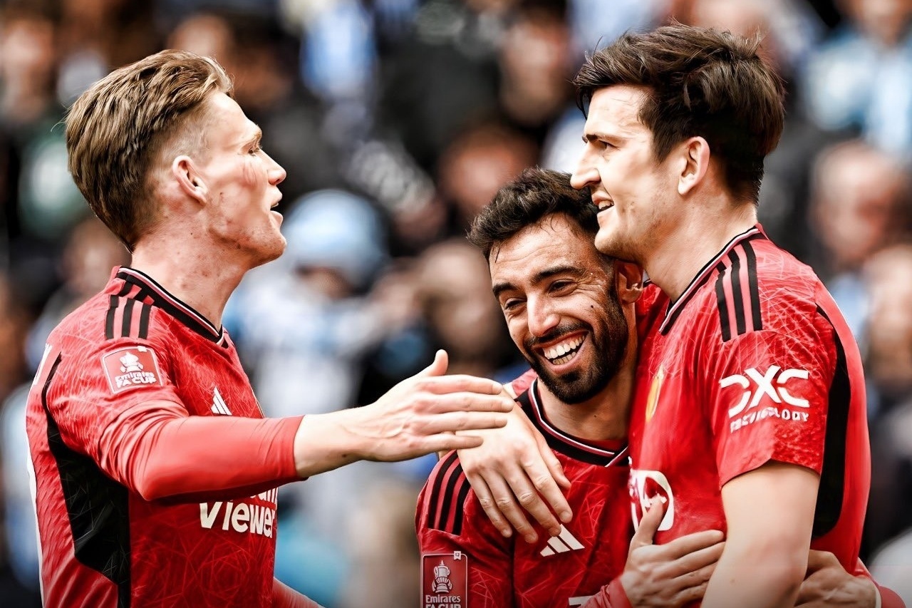 IM体育社区互动入口-曼联逆转战胜对手，球队士气飙升