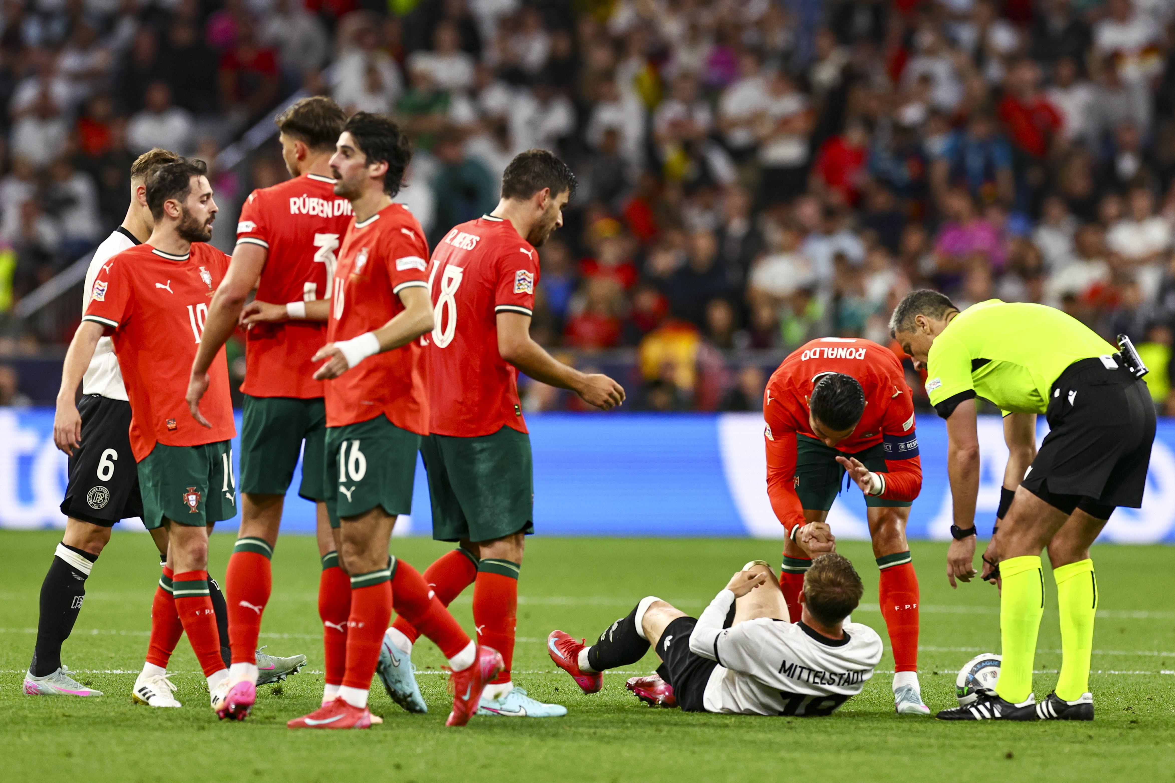 IM体育App下载-葡萄牙队资格赛小组晋级望夺取欧洲杯冠军