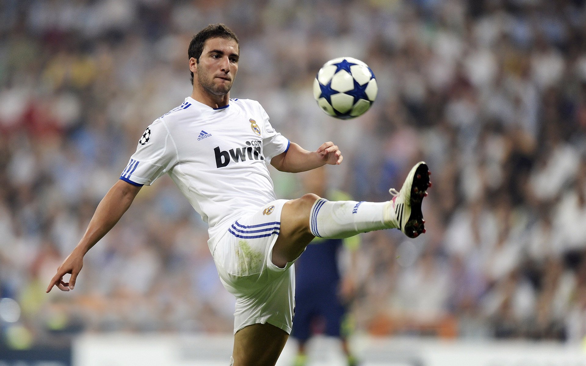 IM体育官网-乔治一剑封喉!凯尔特人强行终结老鹰,关键先生诞生记