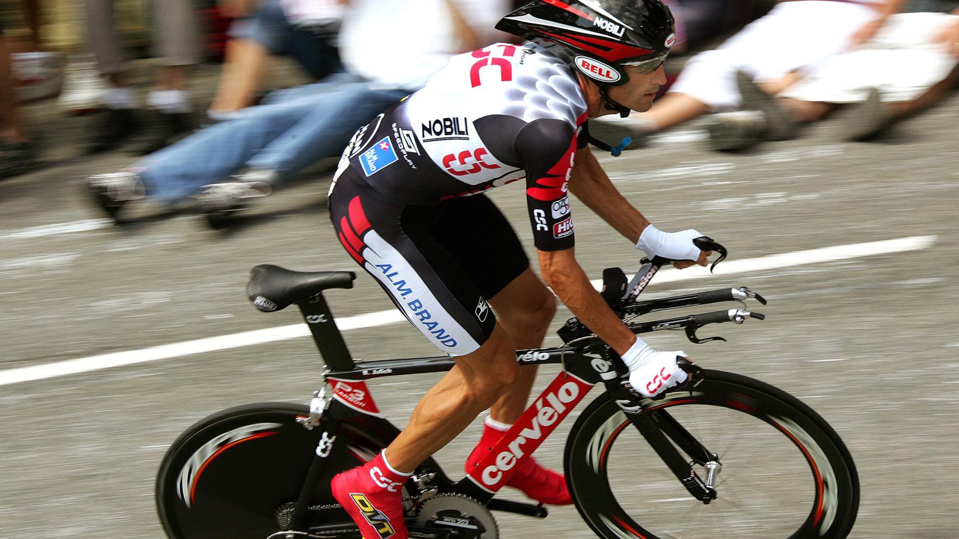 IM体育官方网-骑士对阵广东队，浓眉冠军级表现改写比赛格局