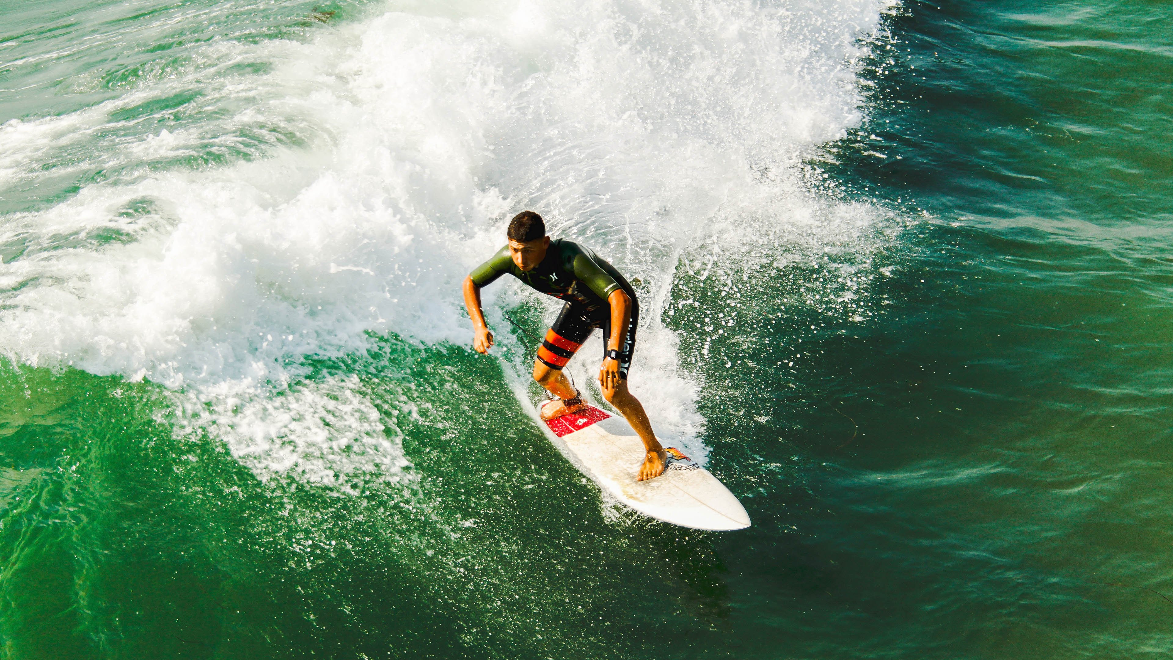 IM体育官方网站-赛道上的逆袭，威廉姆斯鏖战梅赛德斯，周冠宇刷新纪录改写F1格局